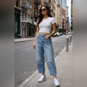 Zara Barrel Jeans – Light Wash Denim